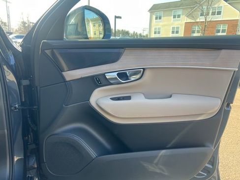 New 2026 Volvo XC90 B6 Plus w/ Protection Package Premier AWD/4WD image 13