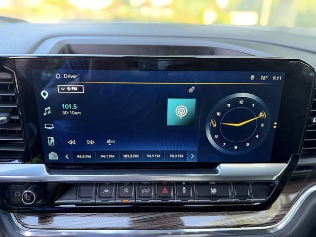 Used 2023 Chevrolet Silverado 1500 LT AWD/4WD image 20