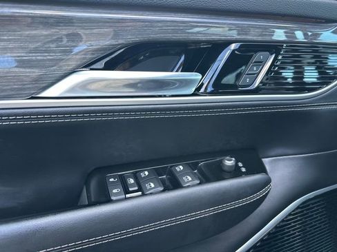 Used 2022 Jeep Wagoneer Series III w/ Premium Group I image 24