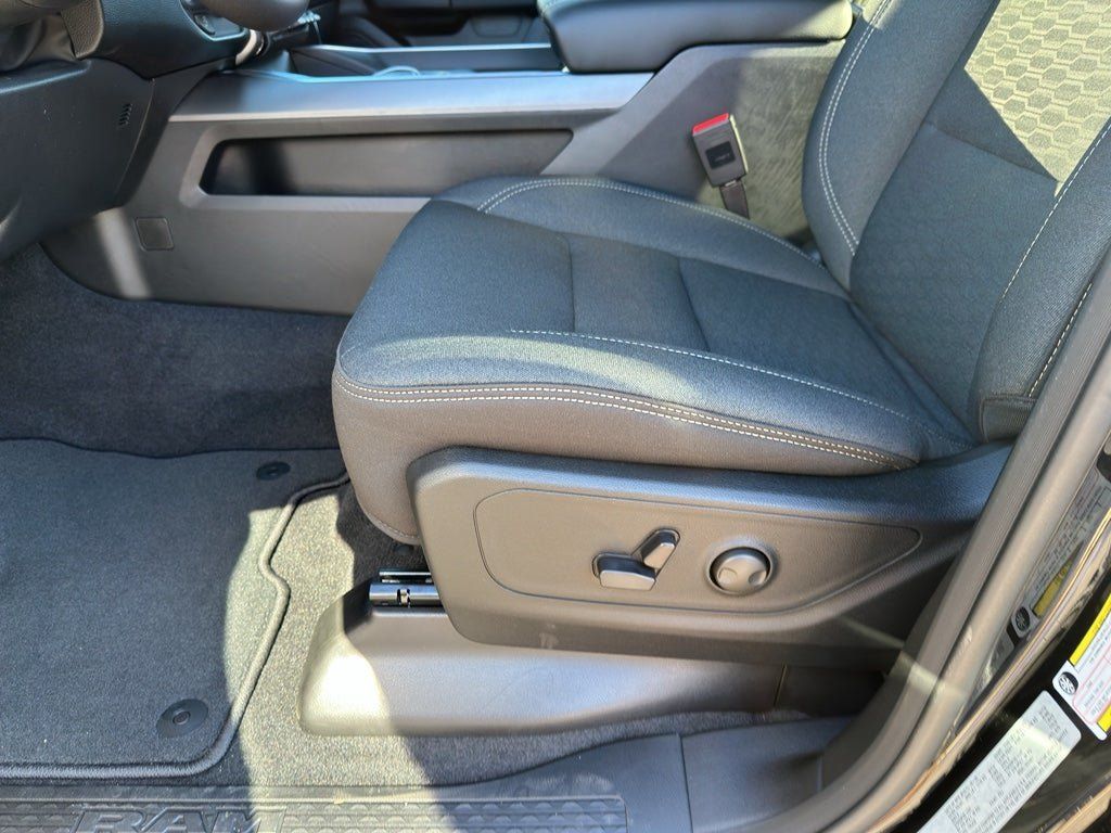 New 2026 RAM 1500 Big Horn AWD/4WD image 11