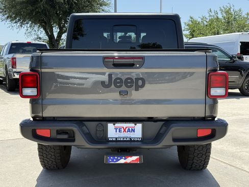 Used 2022 Jeep Gladiator Sport AWD/4WD image 6