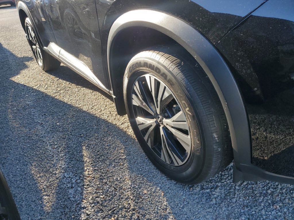 Certified 2023 Nissan Rogue SV w/ SV Premium B Package AWD/4WD image 2