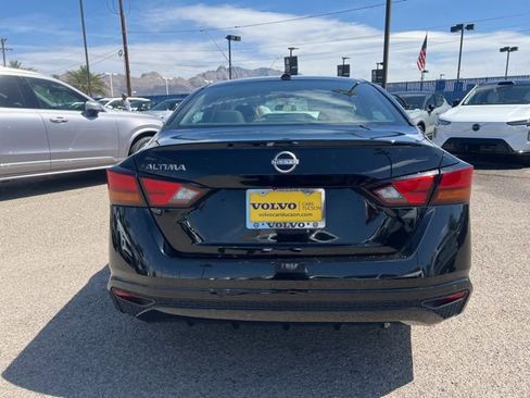 Used 2025 Nissan Altima 2.5 SV image 4