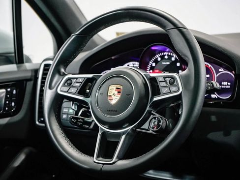 Used 2023 Porsche Cayenne S Platinum image 15