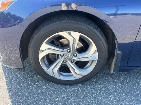 Used 2020 Honda Accord EX image 11