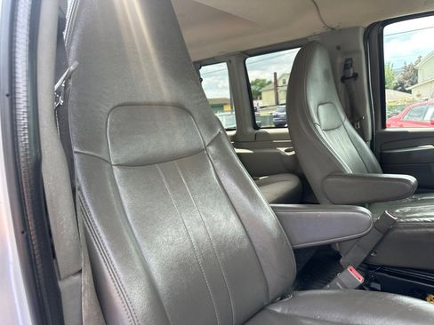 Used 2015 Chevrolet Express 3500 LS image 23