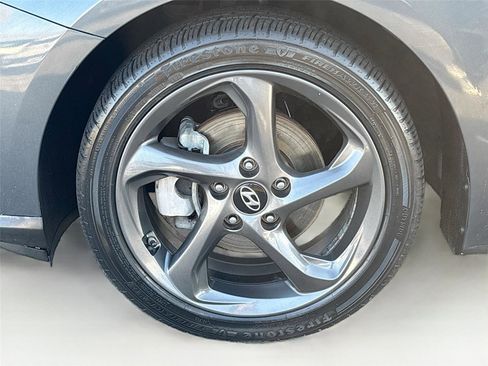 Used 2019 Hyundai Veloster 2.0 image 30