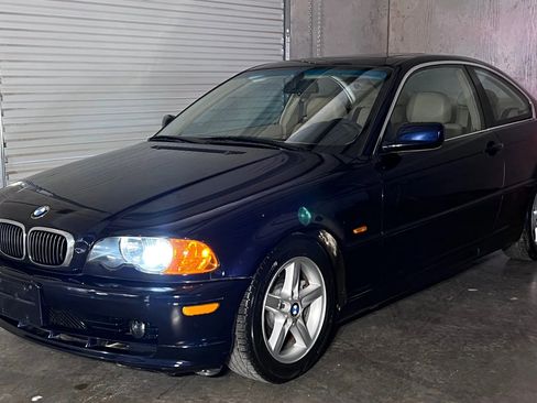 Used 2002 BMW 325Ci 325Ci Coupe 2D image 2