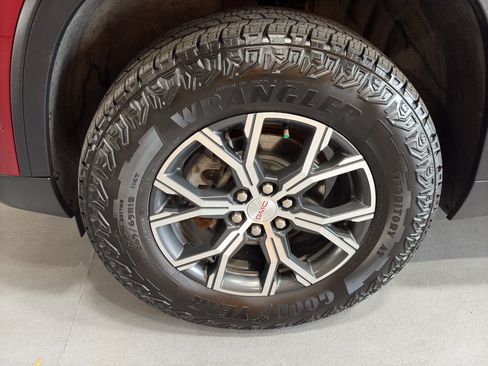 Used 2024 GMC Acadia AT4 w/ Super Cruise Package AWD/4WD image 9