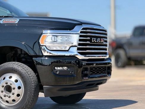 Used 2024 RAM 3500 Limited w/ Towing Technology Group AWD/4WD image 6