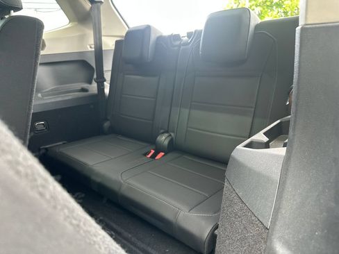 Used 2019 Volkswagen Tiguan SE w/ Panoramic Sunroof Package FWD image 18
