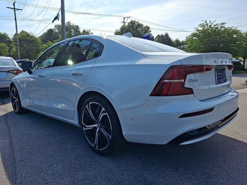 Certified 2025 Volvo S60 B5 Plus AWD/4WD image 4