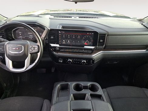 Used 2024 GMC Sierra 1500 SLE image 10