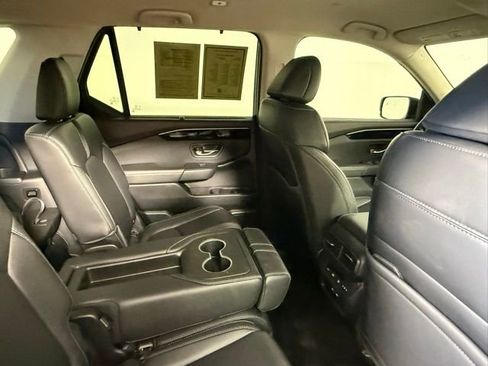 Used 2025 Honda Pilot EX-L image 42