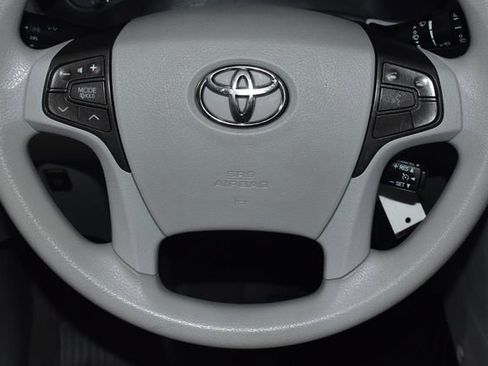 Used 2012 Toyota Sienna LE image 16