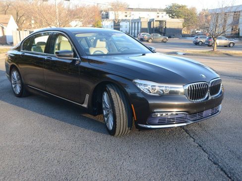 Used 2016 BMW 740i RWD image 4