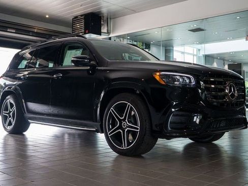 Used 2026 Mercedes-Benz GLS 450 4MATIC image 1