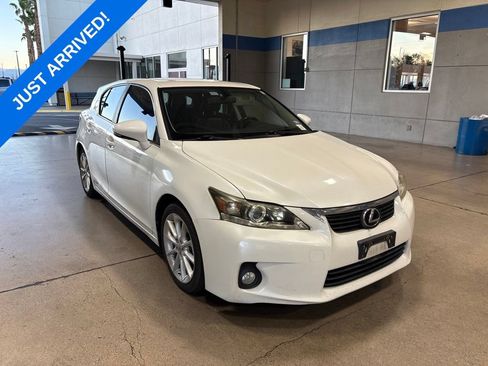 Used 2013 Lexus CT 200h FWD image 2