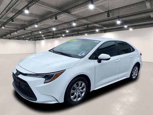 Used 2024 Toyota Corolla LE FWD image 3