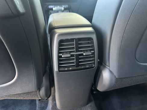 Used 2023 Kia Niro EX Touring image 40