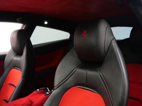 Used 2019 Ferrari GTC4Lusso T RWD image 18
