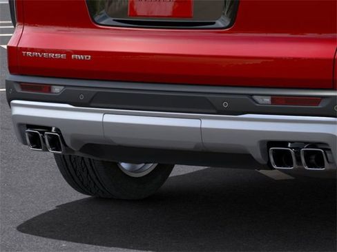 New 2025 Chevrolet Traverse LT w/ Enhanced Driving Package image 15