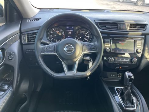 Used 2018 Nissan Rogue S image 33