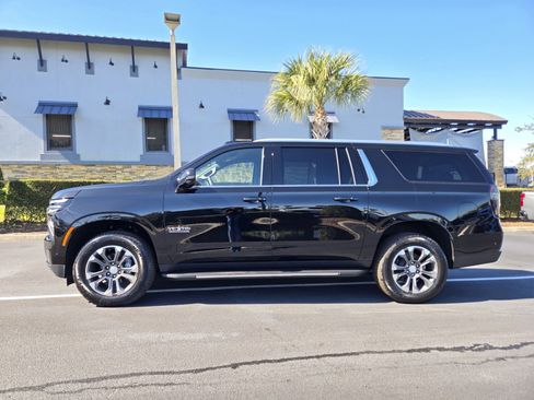 New 2026 Chevrolet Suburban LT w/ Comfort Package image 3