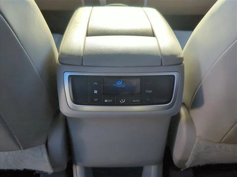 Used 2015 Toyota Highlander Limited image 26