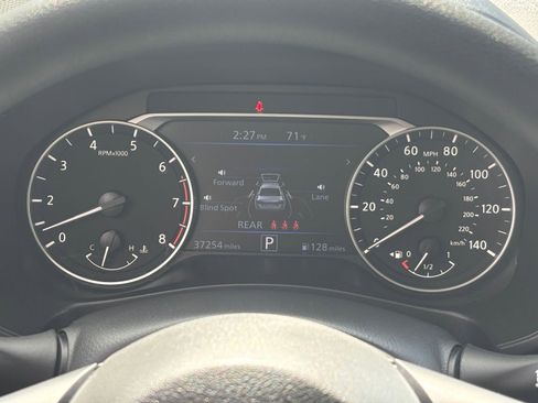 Used 2025 Nissan Altima 2.5 SV FWD image 38