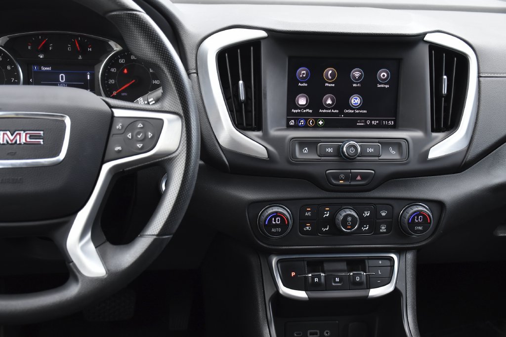 Used 2024 GMC Terrain SLE w/ Driver Convenience Package FWD image 11