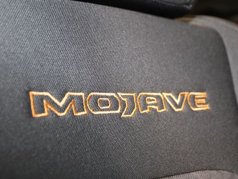 Used 2025 Jeep Gladiator Mojave image 12