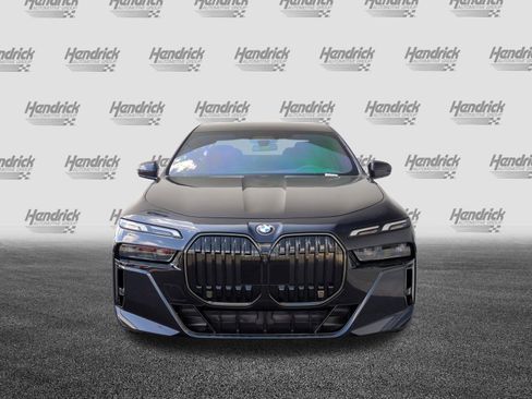 Certified 2025 BMW 760i xDrive w/ Luxury Rear Seating Package AWD/4WD image 3