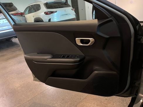 Used 2025 Kia K4 FWD image 18