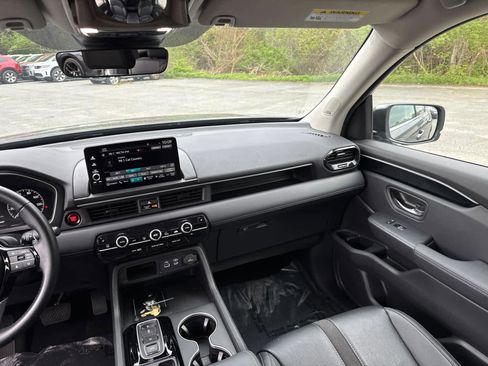 Used 2025 Honda Pilot Touring image 33
