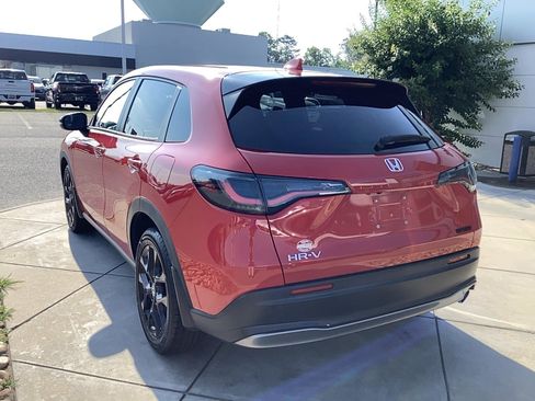 Used 2023 Honda HR-V Sport image 8