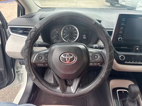 Used 2021 Toyota Corolla LE FWD image 11