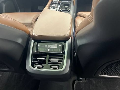Used 2024 Volvo XC90 B6 Ultimate AWD/4WD image 24