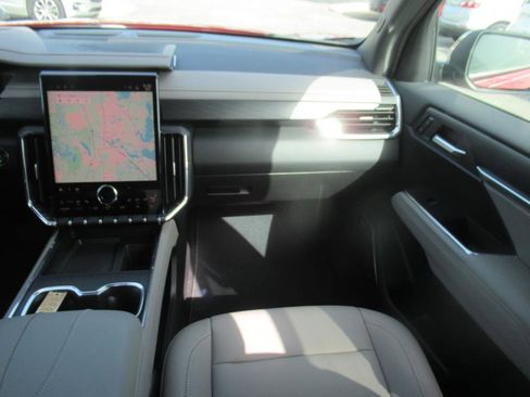 Used 2024 GMC Acadia Elevation w/ Luxury Package image 13