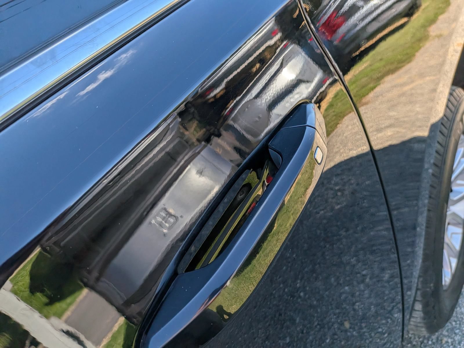 Used 2020 GMC Yukon XL SLT AWD/4WD image 16