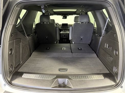 Used 2023 Chevrolet Tahoe High Country image 11
