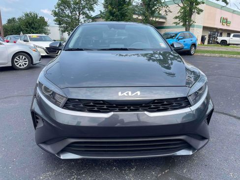 Used 2023 Kia Forte LXS w/ LXS Technology Package FWD image 2