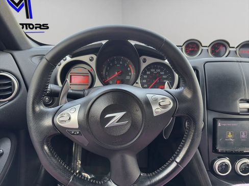 Used 2013 Nissan 370Z Roadster image 17