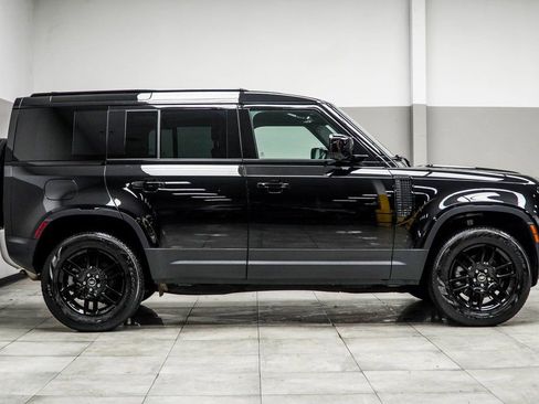 Used 2025 Land Rover Defender 110 S AWD/4WD image 7