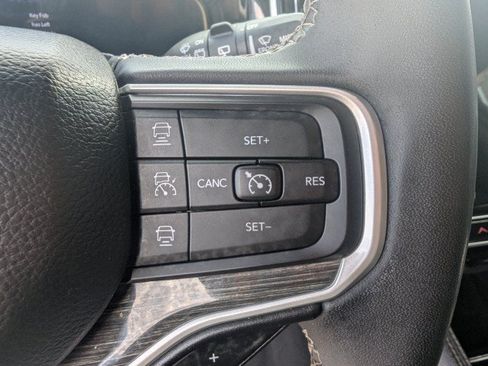 Used 2022 Jeep Wagoneer Series II AWD/4WD image 15