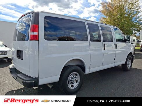 Certified 2025 Chevrolet Express 3500 LS w/ Chrome Appearance Package image 6