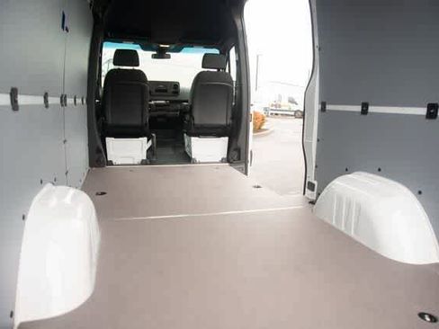 Used 2025 Mercedes-Benz Sprinter 2500 image 37