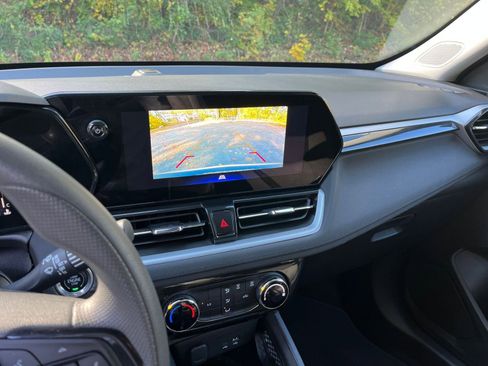 Used 2025 Chevrolet TrailBlazer LT image 17