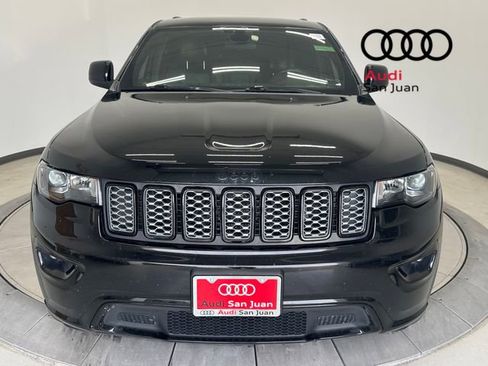 Used 2021 Jeep Grand Cherokee Laredo X image 2