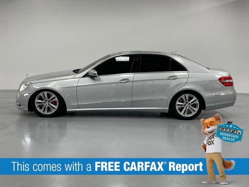 Used 2010 Mercedes-Benz E 550 4MATIC Sedan w/ Premium 2 Pkg image 2